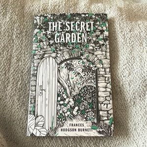 The Secret Garden by Frances Hodgson Burnett (Exclusive OwlCrate Edition) Book